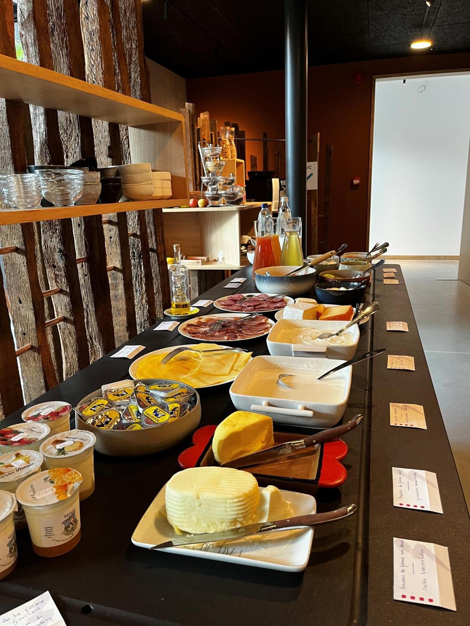 Hostellerie La Claire Fontaine, Logis Hotels & Spa لاروش ان اردين المظهر الخارجي الصورة