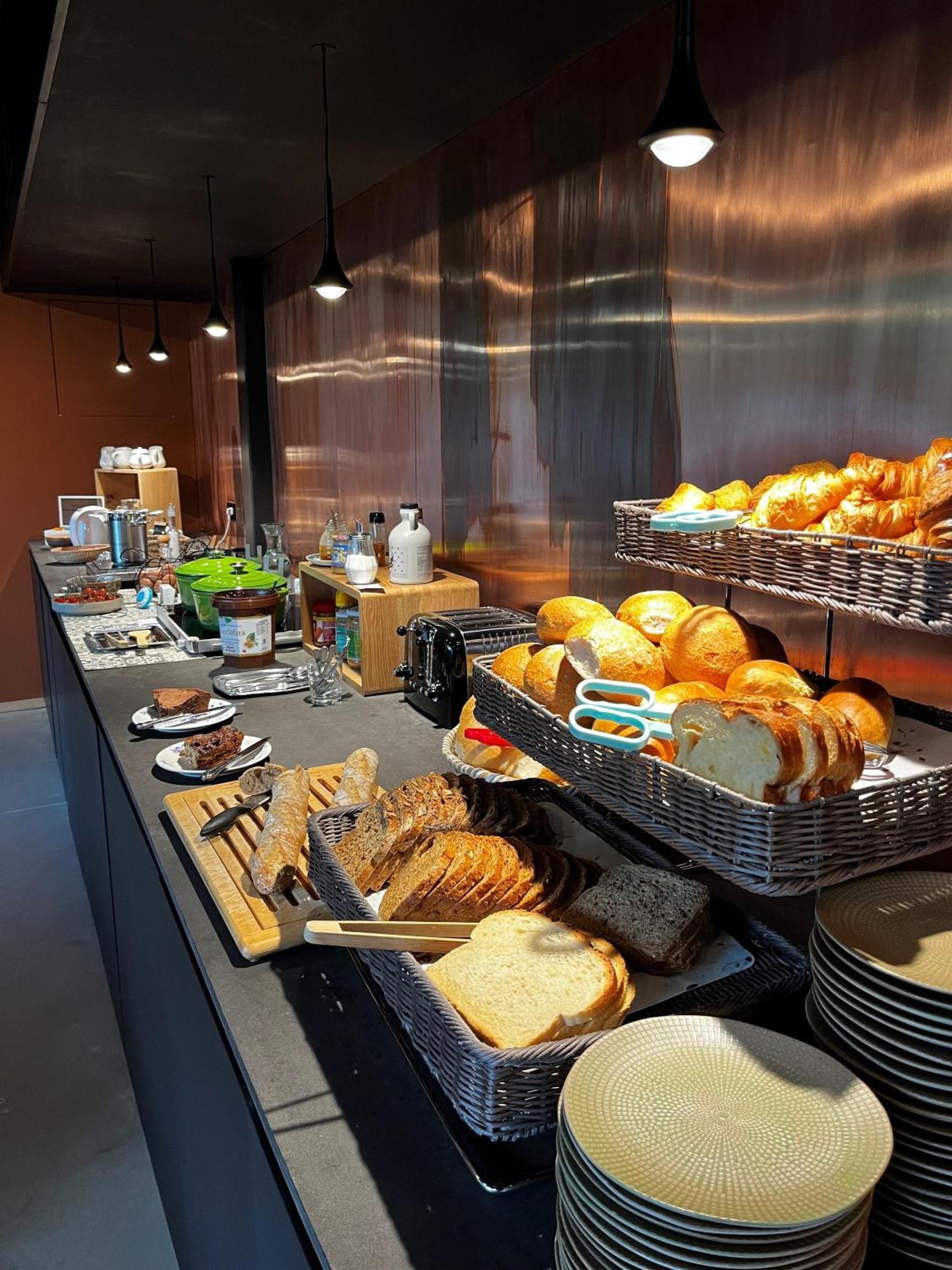 Hostellerie La Claire Fontaine, Logis Hotels & Spa لاروش ان اردين المظهر الخارجي الصورة