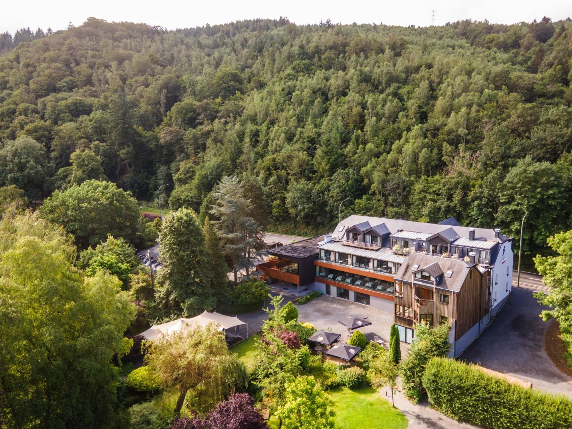 Hostellerie La Claire Fontaine, Logis Hotels & Spa لاروش ان اردين المظهر الخارجي الصورة