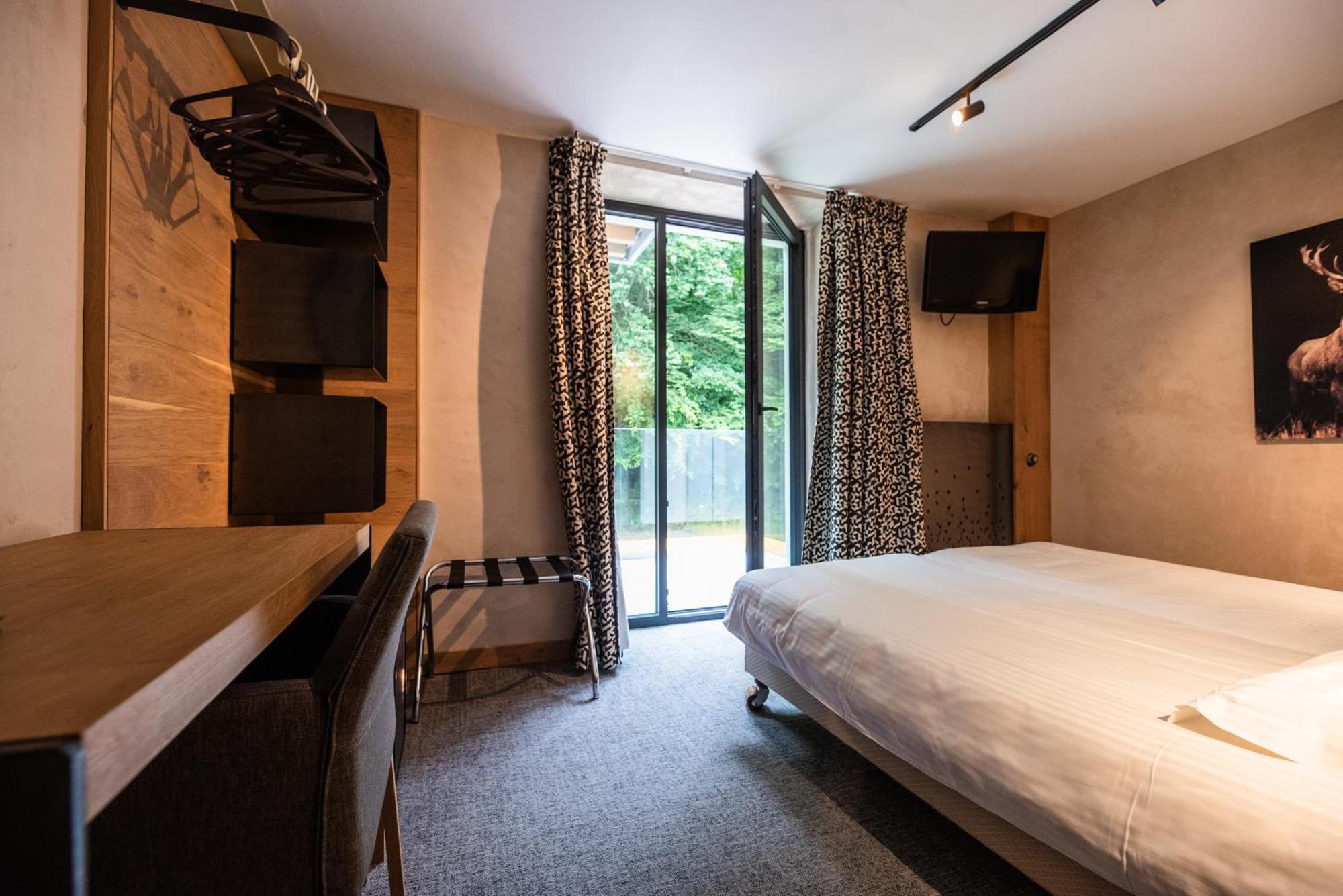 Hostellerie La Claire Fontaine, Logis Hotels & Spa لاروش ان اردين المظهر الخارجي الصورة